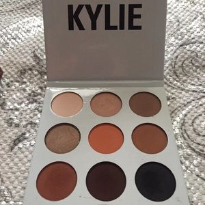 Kylie Bronze Palette